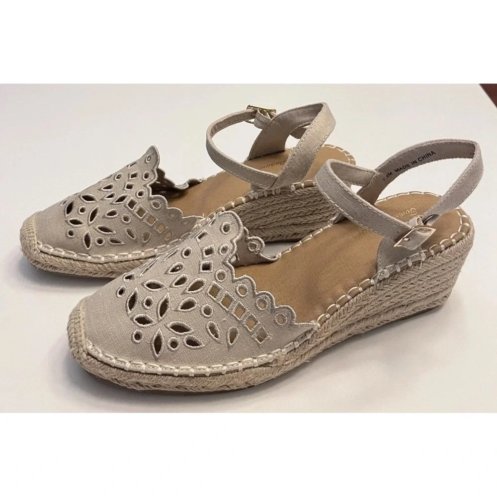 New TOMMY BAHAMA 7.5 Sandal Daphne Espadrille Wedge Eyelet Broderie Anglaise Tan